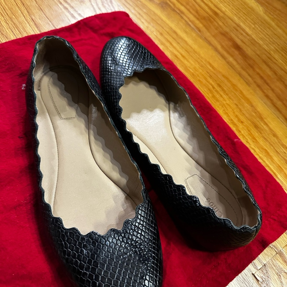 Chloe Black Textured Flats